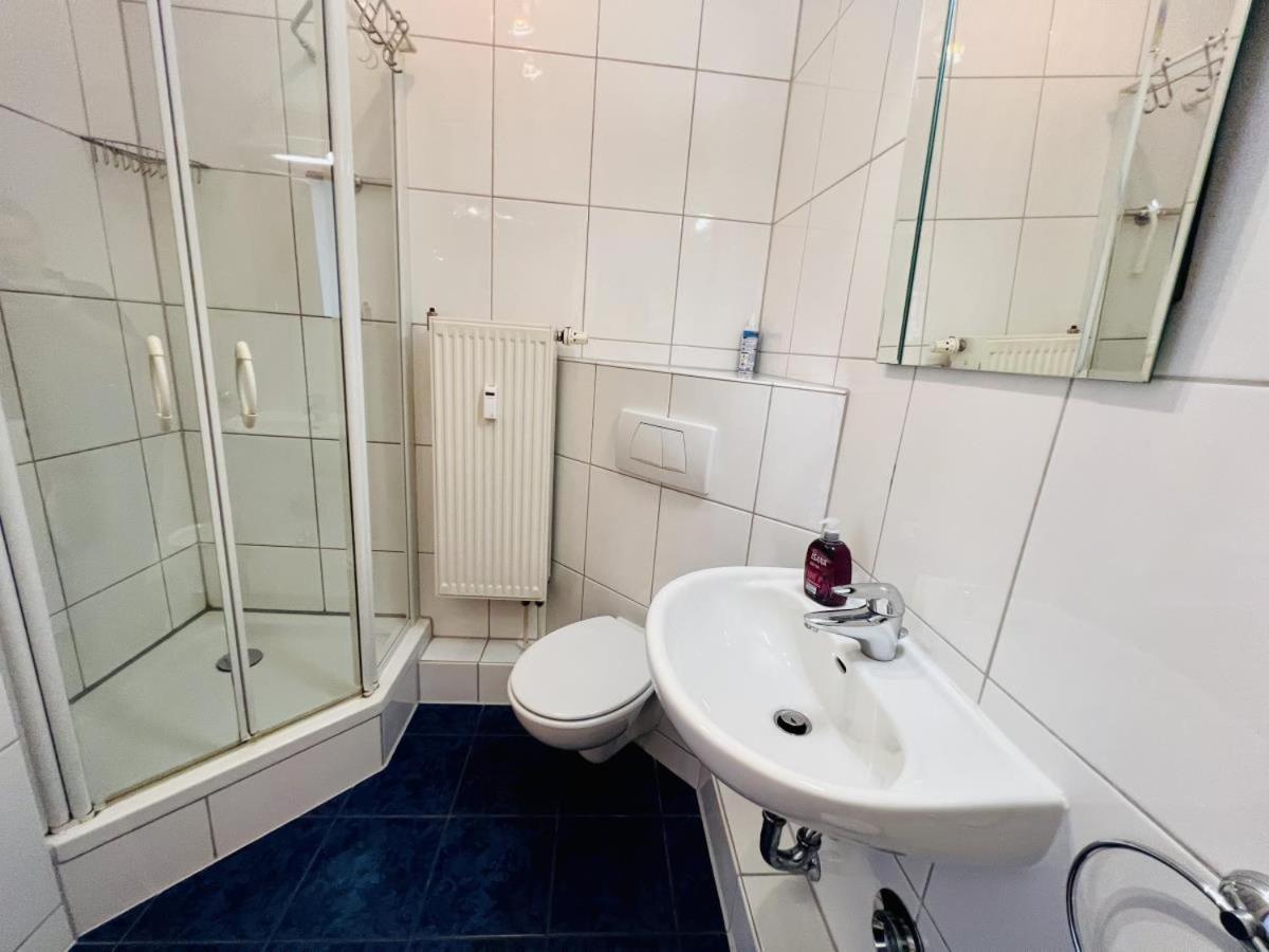 Apartamento Kajuete, Direkt Am Kurpark Rostock Exterior foto